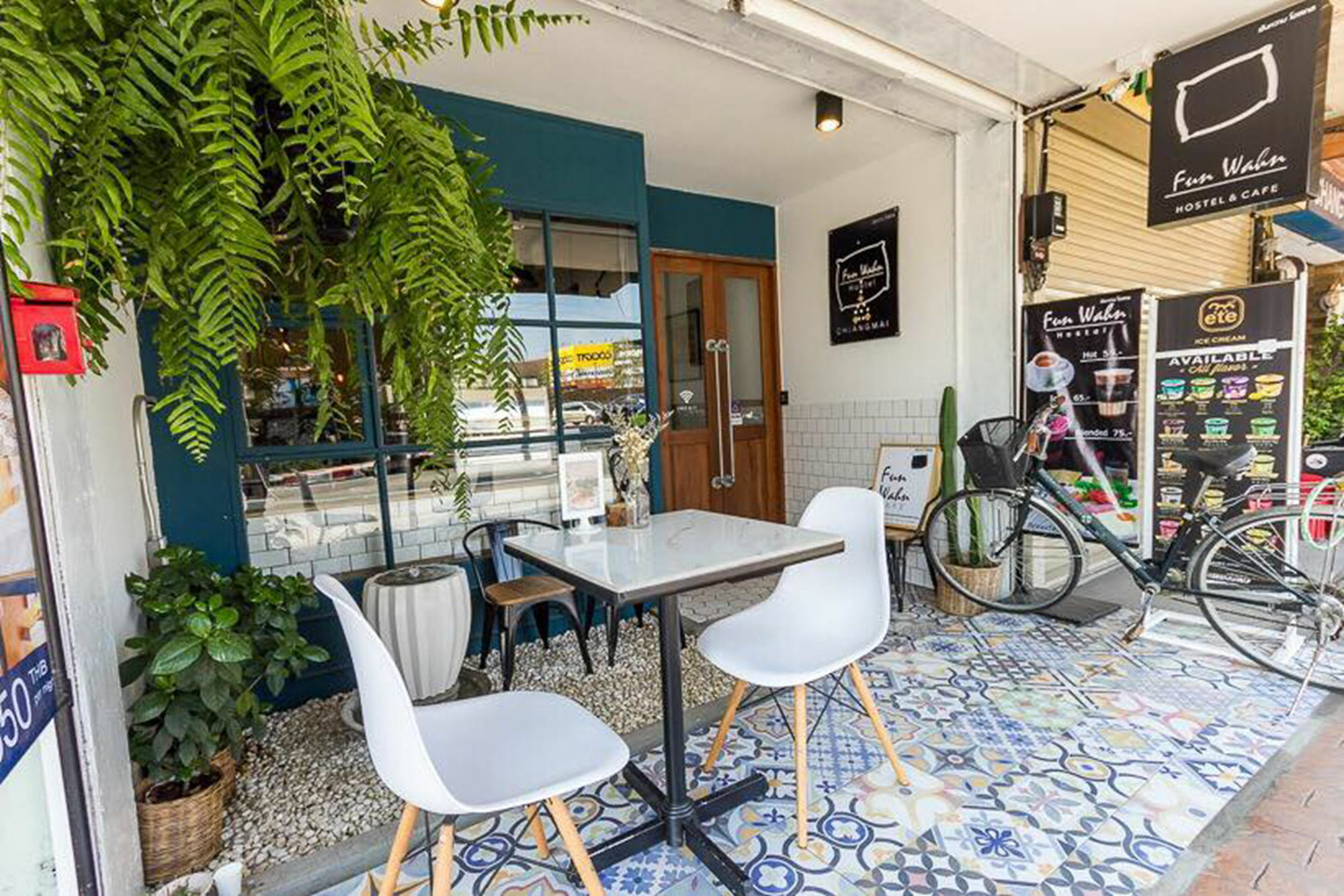 Funwahn Hostel And Cafe شيانغ ماي المظهر الخارجي الصورة