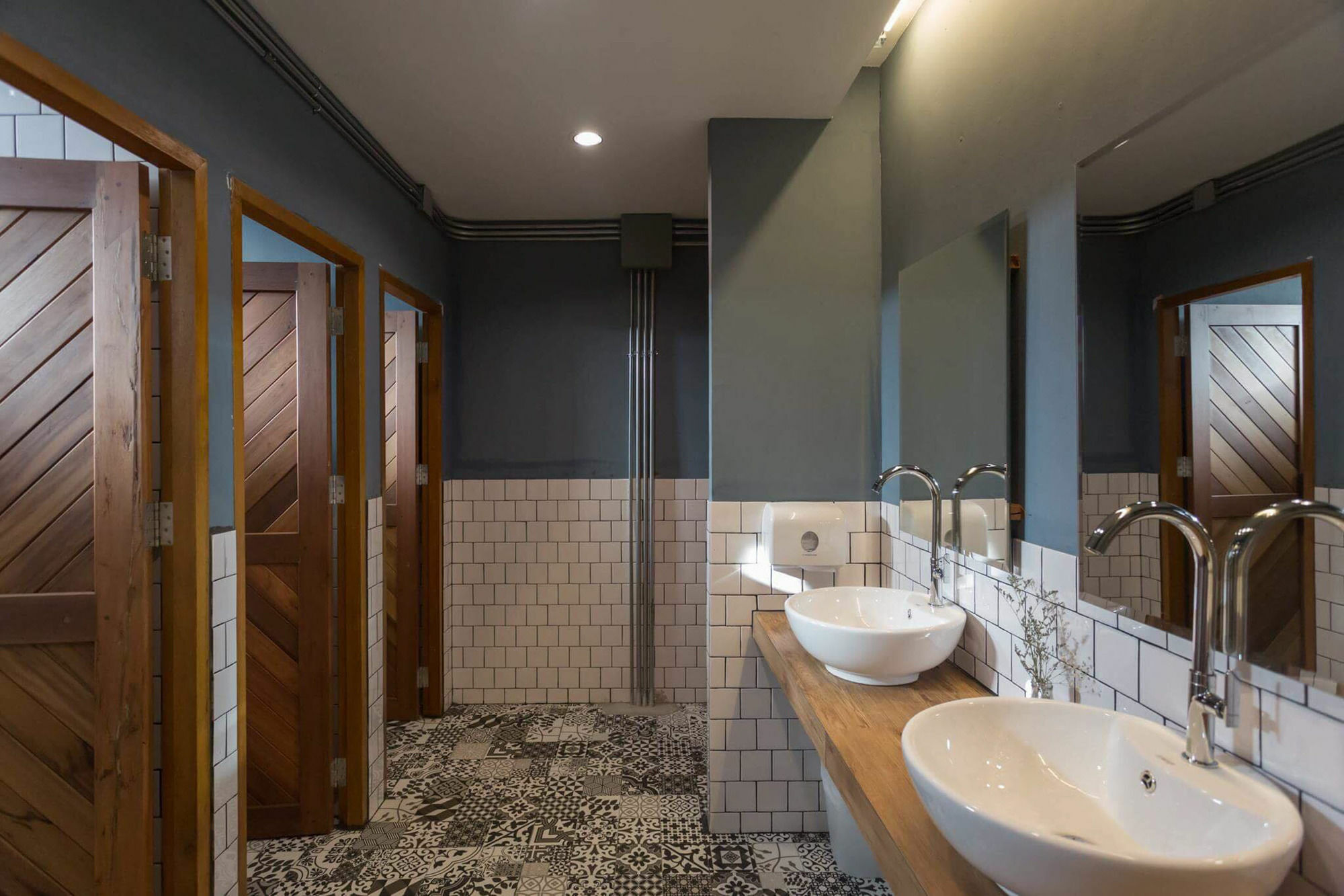 Funwahn Hostel And Cafe شيانغ ماي المظهر الخارجي الصورة