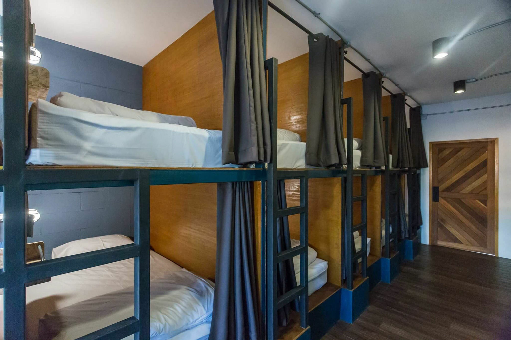 Funwahn Hostel And Cafe شيانغ ماي المظهر الخارجي الصورة
