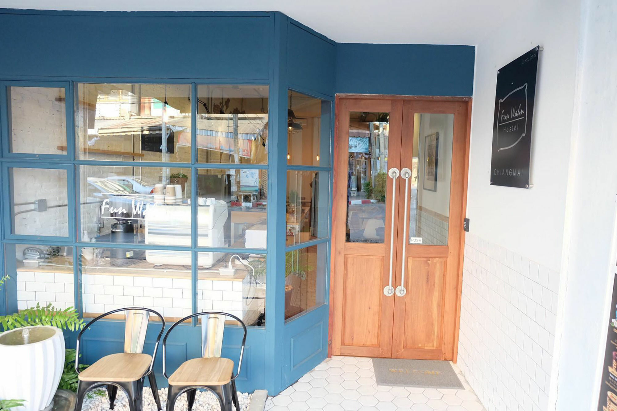 Funwahn Hostel And Cafe شيانغ ماي المظهر الخارجي الصورة